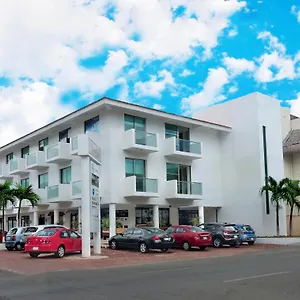 https://hotel-plaza-playa-playa-del-carmen.tulum-hotels.net